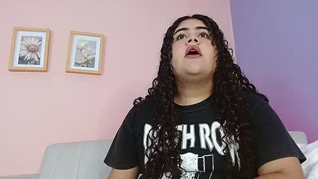 Snapshot of lourdes_moon22 chatting on September 20, 2025, 1:05 pm lourdes moon22 online show from September 20, 2025, 1:05 pm