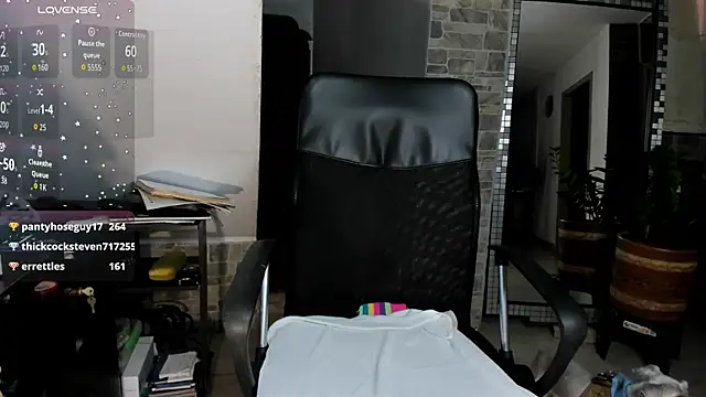 Snapshot of _SARAI_DUPONT chatting on December 2, 2025, 12:11 am SARAI DUPONT online show from December 2, 2025, 12:11 am