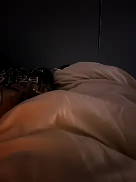 Snapshot of Normalludo0202 chatting on December 3, 2025, 2:12 am Normalludo0202 online show from December 3, 2025, 2:12 am