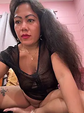 Lindarossyta online show from November 2, 2025, 11:32 pm
