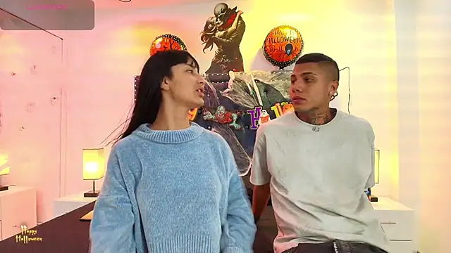 Snapshot of Damian_and_roxanne chatting on October 29, 2025, 12:37 pm Damian and roxanne online show from October 29, 2025, 12:37 pm