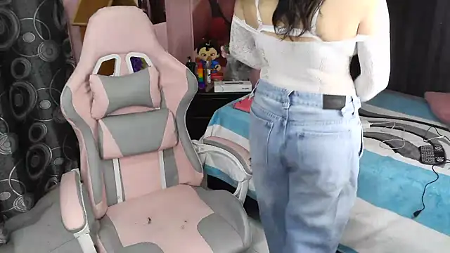 Zulema R1 online show from April 16, 2026, 10:45 pm