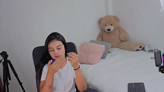 valerihouse online show from January 17, 2026, 1:09 am