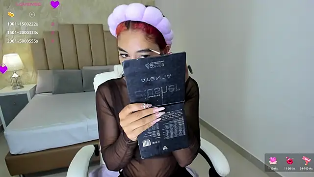 Scarlett 12 online show from April 6, 2026, 10:49 am