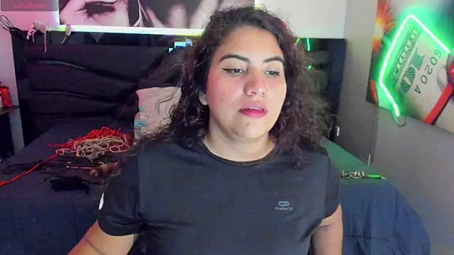 Sara Bdsm  online show from April 19, 2026, 4:19 pm