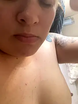 Snapshot of bruna438 chatting on October 11, 2025, 1:01 pm bruna438 online show from October 11, 2025, 1:01 pm