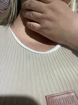 Snapshot of bruna438 chatting on September 28, 2025, 3:13 am bruna438 online show from September 28, 2025, 3:13 am