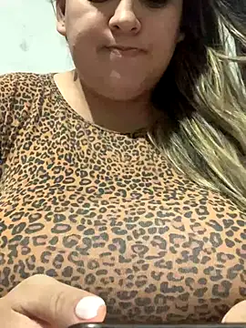 Snapshot of bruna438 chatting on November 17, 2025, 11:31 pm bruna438 online show from November 17, 2025, 11:31 pm