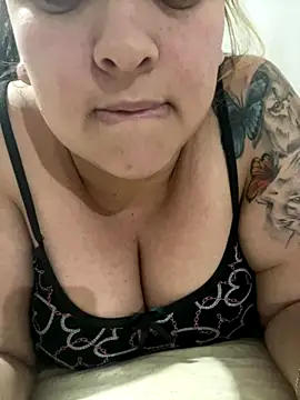 Snapshot of bruna438 chatting on November 6, 2025, 10:14 pm bruna438 online show from November 6, 2025, 10:14 pm