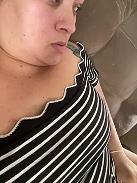 Snapshot of bruna438 chatting on December 3, 2025, 12:15 pm bruna438 online show from December 3, 2025, 12:15 pm