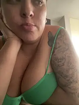 bruna438 online show from March 22, 2026, 12:18 pm