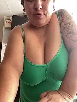 bruna438 online show from March 6, 2026, 12:33 pm