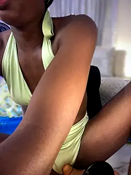 Snapshot of AmyRoss_1 chatting on December 2, 2025, 11:28 pm AmyRoss 1 online show from December 2, 2025, 11:28 pm