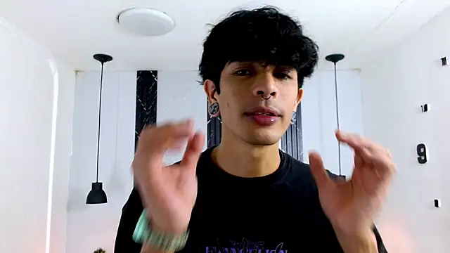 Snapshot of Franvill_Trato chatting on December 14, 2025, 6:46 pm Franvill Trato online show from December 14, 2025, 6:46 pm