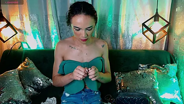 Cristal Gem1 online show from March 17, 2026, 11:02 am