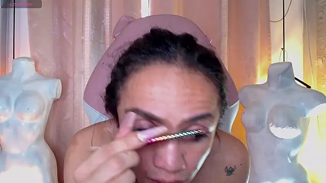 Cristal Gem1 online show from April 17, 2026, 8:44 pm