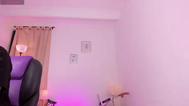 LiaaMoretzz online show from February 13, 2026, 4:01 am