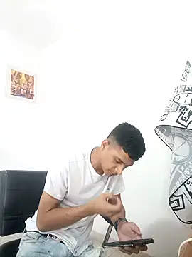 Snapshot of hechizo777 chatting on September 23, 2025, 4:47 pm hechizo777 online show from September 23, 2025, 4:47 pm