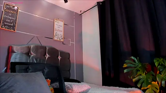 Snapshot of oliver_mr_ chatting on October 30, 2025, 9:40 am oliver mr online show from October 30, 2025, 9:40 am