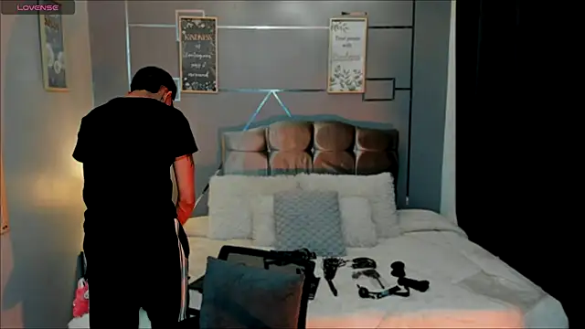 Snapshot of oliver_mr_ chatting on November 22, 2025, 8:08 pm oliver mr online show from November 22, 2025, 8:08 pm