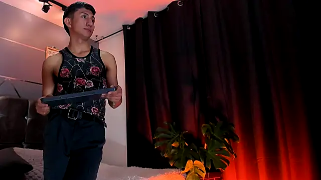 Snapshot of oliver_mr_ chatting on October 28, 2025, 9:14 pm oliver mr online show from October 28, 2025, 9:14 pm