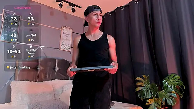 Snapshot of oliver_mr_ chatting on December 3, 2025, 2:23 am oliver mr online show from December 3, 2025, 2:23 am