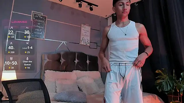 oliver mr  online show from December 22, 2025, 8:42 pm