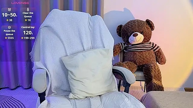 MoLi0066 online show from October 6, 2025, 11:27 pm