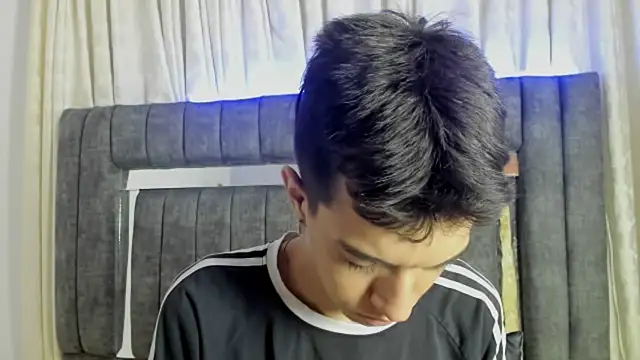 Snapshot of dylan_202520_ chatting on September 12, 2025, 11:21 am dylan 202520 online show from September 12, 2025, 11:21 am