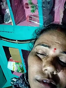 Pooja750 online show from October 22, 2025, 11:47 pm