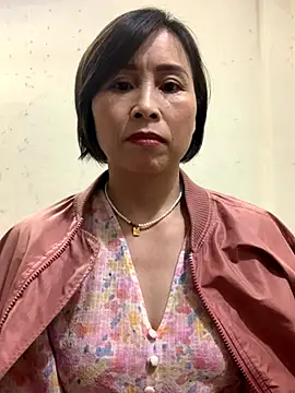 Hello Linchii online show from October 19, 2025, 1:25 pm