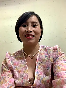 Hello Linchii online show from October 15, 2025, 4:15 pm