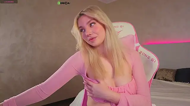  sophielov online show from October 2, 2025, 6:22 pm