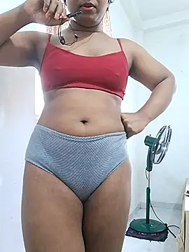 Snapshot of BeautyGirl_sara chatting on May 2, 2026, 5:23 am BeautyGirl sara online show from May 2, 2026, 5:23 am