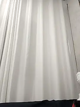 Lilith dry online show from September 9, 2025, 1:42 pm