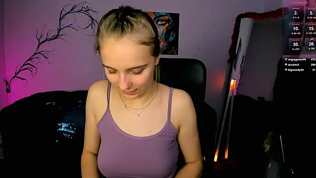 Snapshot of keylas_moan chatting on December 14, 2025, 4:23 pm keylas moan online show from December 14, 2025, 4:23 pm