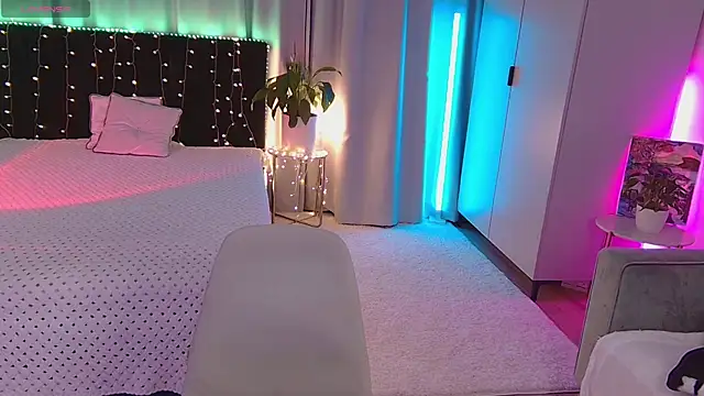 Snapshot of Lola_Sparks chatting on October 6, 2025, 4:13 am Lola Sparks online show from October 6, 2025, 4:13 am