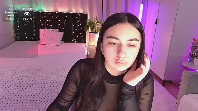 Snapshot of Lola_Sparks chatting on October 1, 2025, 4:39 am Lola Sparks online show from October 1, 2025, 4:39 am