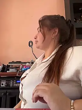 Snapshot of sarahreyess_11 chatting on March 7, 2026, 7:30 pm sarahreyess 11 online show from March 7, 2026, 7:30 pm