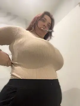 Snapshot of sarahreyess_11 chatting on July 2, 2026, 10:21 am sarahreyess 11 online show from July 2, 2026, 10:21 am