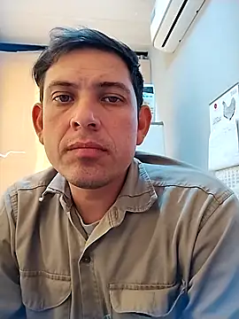 Snapshot of Az-09Ga chatting on May 19, 2026, 5:09 pm Az-09Ga online show from May 19, 2026, 5:09 pm