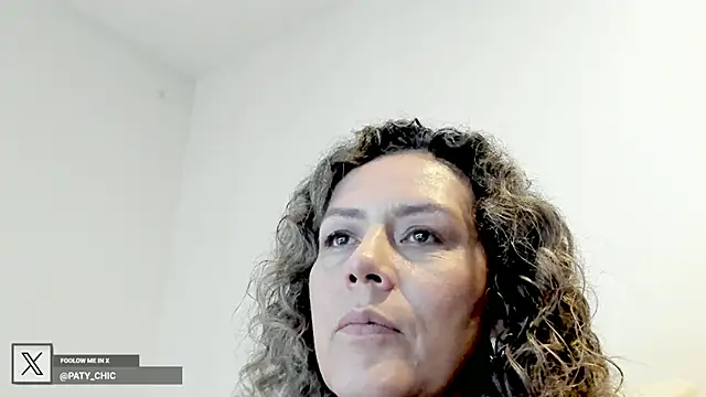 Snapshot of Paty_chic chatting on November 16, 2025, 5:06 pm Paty chic online show from November 16, 2025, 5:06 pm