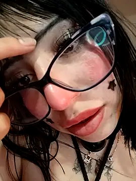 Kitty Melodi online show from October 13, 2025, 10:21 pm