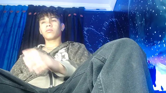 Snapshot of SemerHott chatting on December 14, 2025, 1:17 pm SemerHott online show from December 14, 2025, 1:17 pm