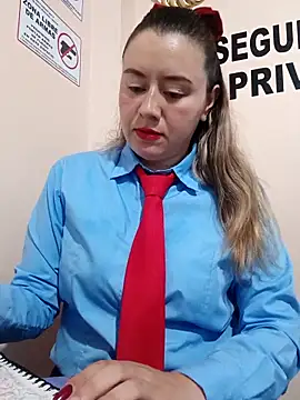 Snapshot of Hannah-colx chatting on April 29, 2026, 1:48 pm Hannah-colx online show from April 29, 2026, 1:48 pm