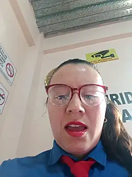 Hannah-colx online show from November 3, 2025, 1:47 pm