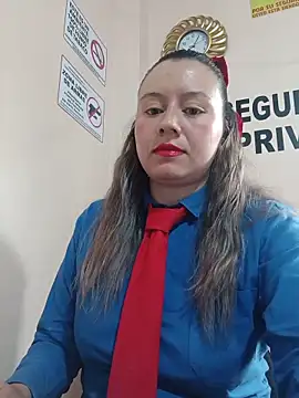 Snapshot of Hannah-colx chatting on May 19, 2026, 1:07 pm Hannah-colx online show from May 19, 2026, 1:07 pm