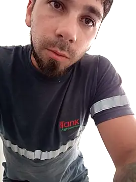 Snapshot of Lushakuiron1 chatting on November 28, 2025, 2:17 pm Lushakuiron1 online show from November 28, 2025, 2:17 pm