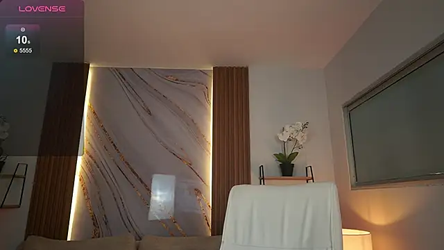 Snapshot of GiaNovak chatting on December 20, 2025, 7:06 pm GiaNovak online show from December 20, 2025, 7:06 pm