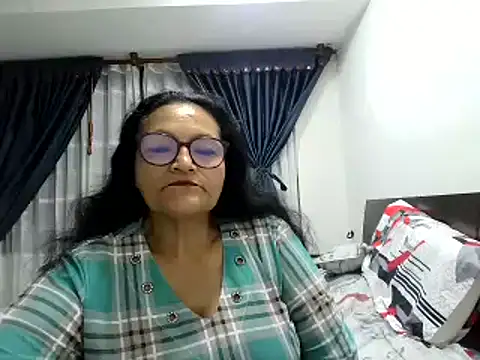  Cristal online show from November 17, 2025, 8:40 am